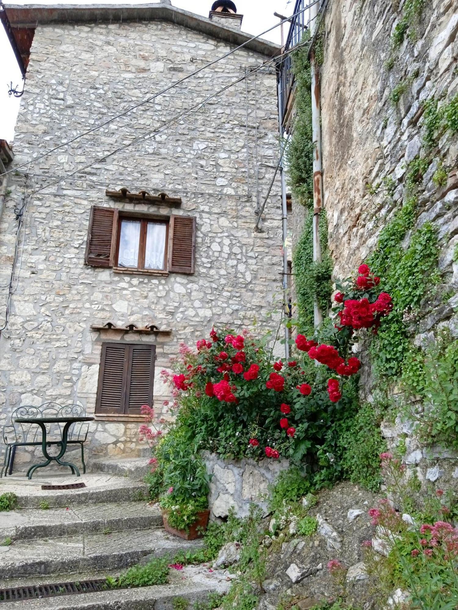 Casa Belvedere A Valle San Martino Di Сполето Экстерьер фото
